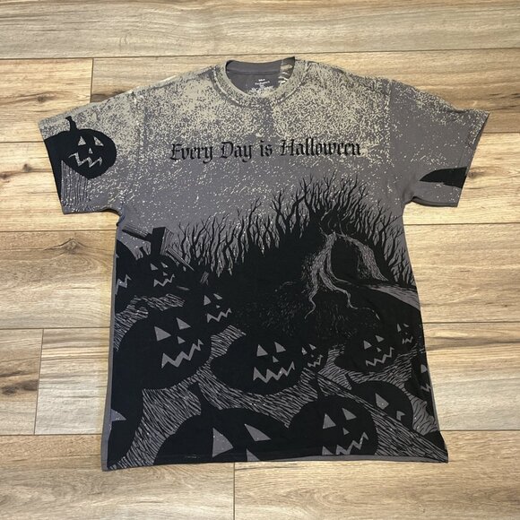 The Nightmare Before Christmas Every Day is Halloween Adult LARGE Graphic 2019 - Picture 1 of 9